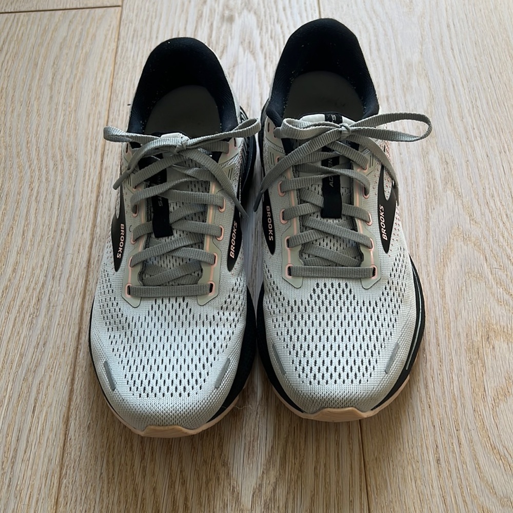 Brooks Adrenaline GTS 22
